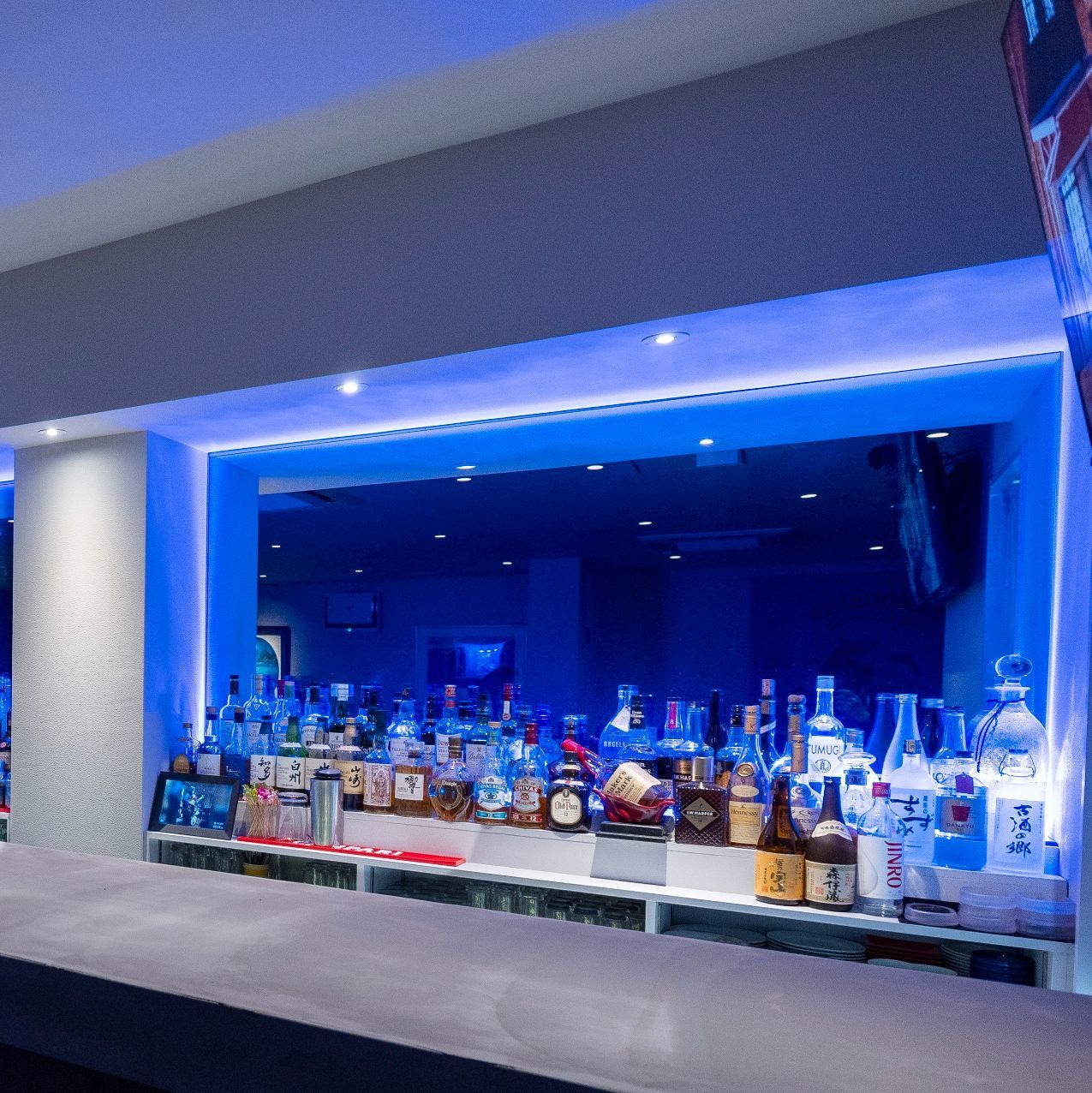 バーカウンター 10席ご用意しております